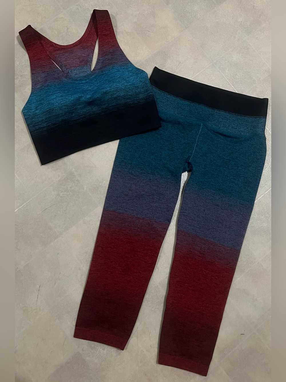 Athleta Relay Ombre Capri And Sports Bra Size Set Small
